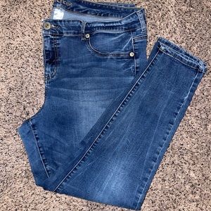 Maurices Women’s Plus Size Jeans Size 22
